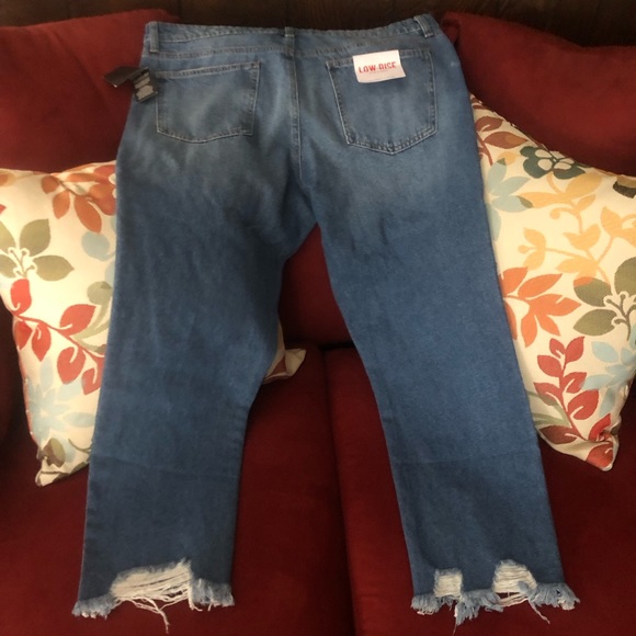 Women’s Jeans - Picture 1 of 4